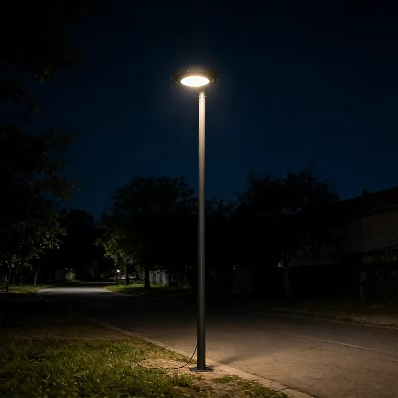 مصباح حديقة LED مع عمود فولاذي - مراجعة Outdoor Lighting Poles وسعره